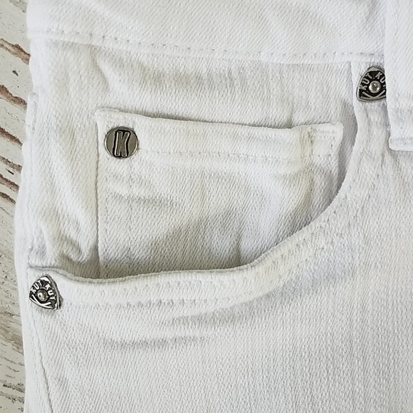 3/$20 🛍 Kut from the Kloth Denim Bermuda Shorts - Picture 2 of 5